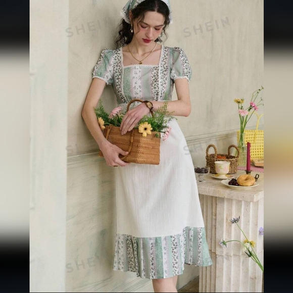 Simple Retro Cottage Dress - Picture 7 of 8